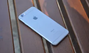 iPhone 6s 64GB: czy warto kupić używany? Zalety oraz wady w 2025