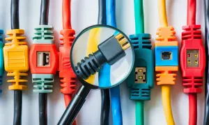 Kabel od zasilacza: jak wybrać bezpieczny i trwały? Porady 2025