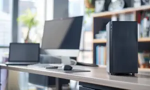 Fujitsu S720: Mini PC z możliwościami dużego komputera? Analiza
