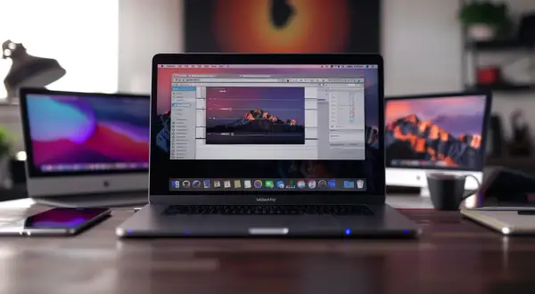 MacBook A1708: Czy to najlepszy laptop Apple'a? Opinie ekspertów