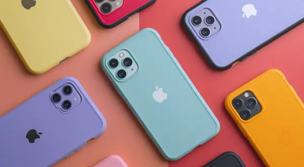 iPhone 11: top 5 etui, które uchronią Twój telefon. Oto ranking 2025